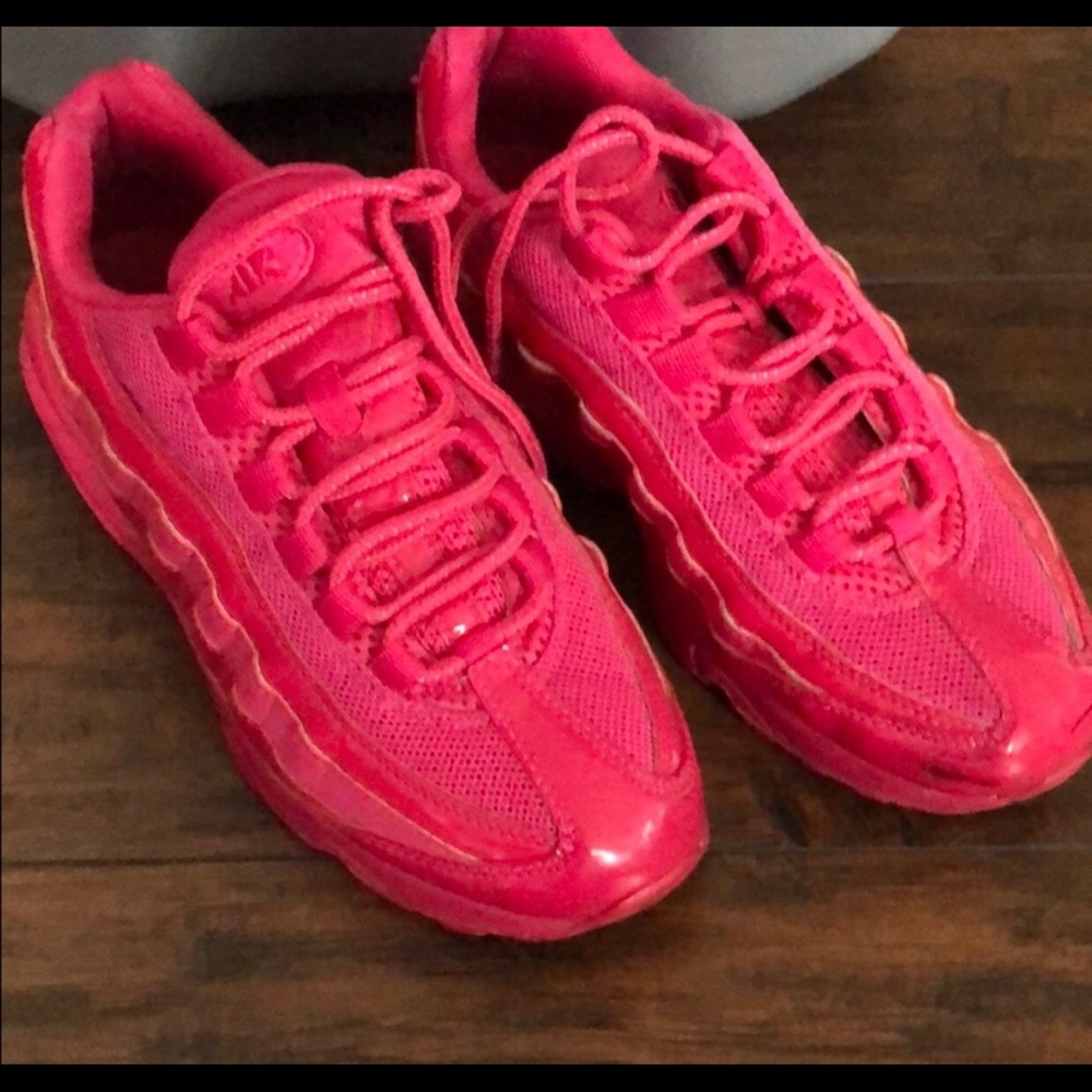 All pink Air Max 95